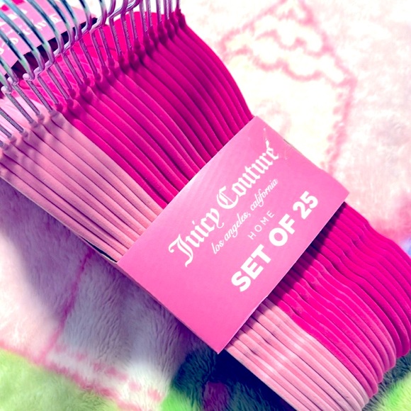 Juicy Couture Pink Velvet Hangers Set of 25 - Picture 6 of 9